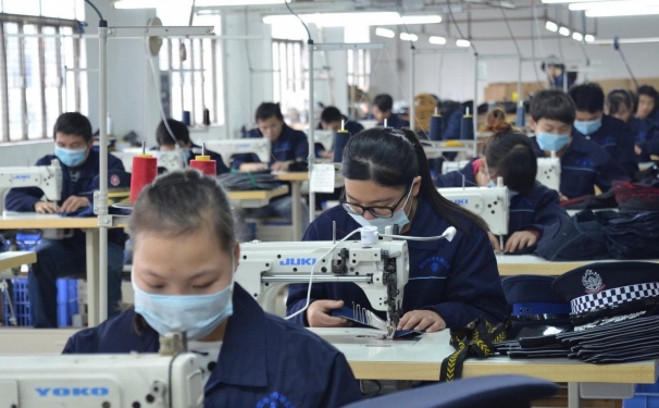 瑁爾服飾：辭舊啟新程 策馬向未來(lái) 共賀2026元旦佳節(jié)