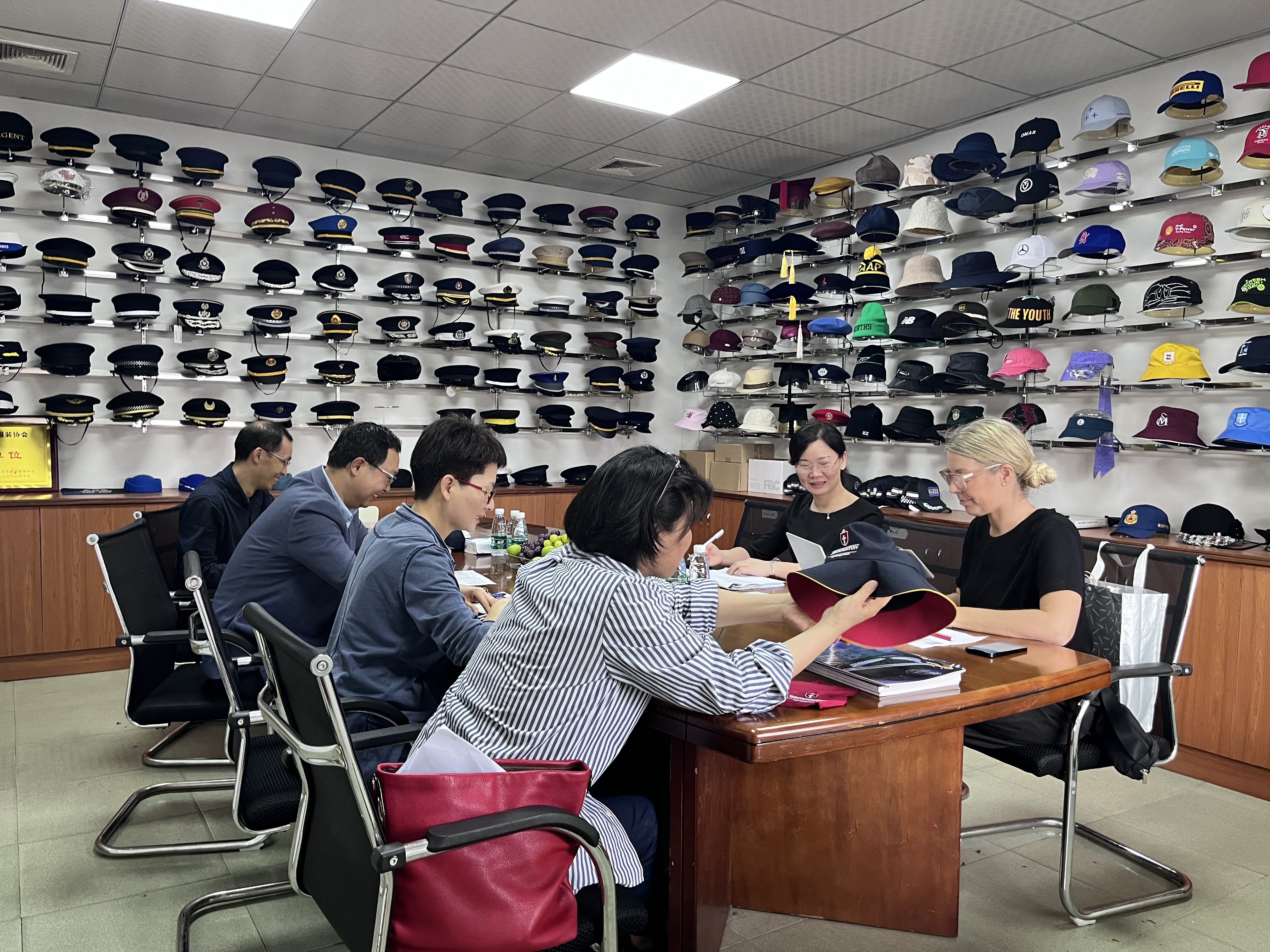 瑁爾服飾2026年馬年春節(jié)放假公告