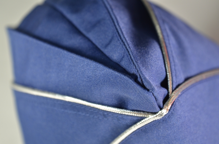 正確佩戴船形帽：新手也能輕松駕馭的技巧指南